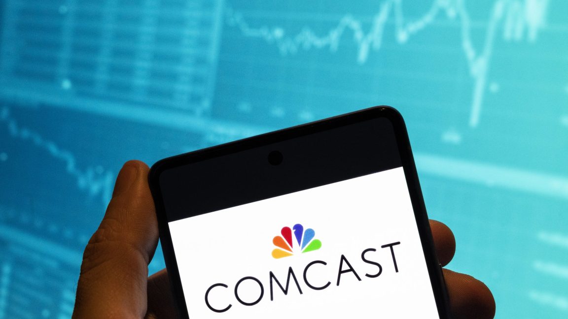 Comcast to ditch cable TV networks in partial spinoff of NBCUniversal assets