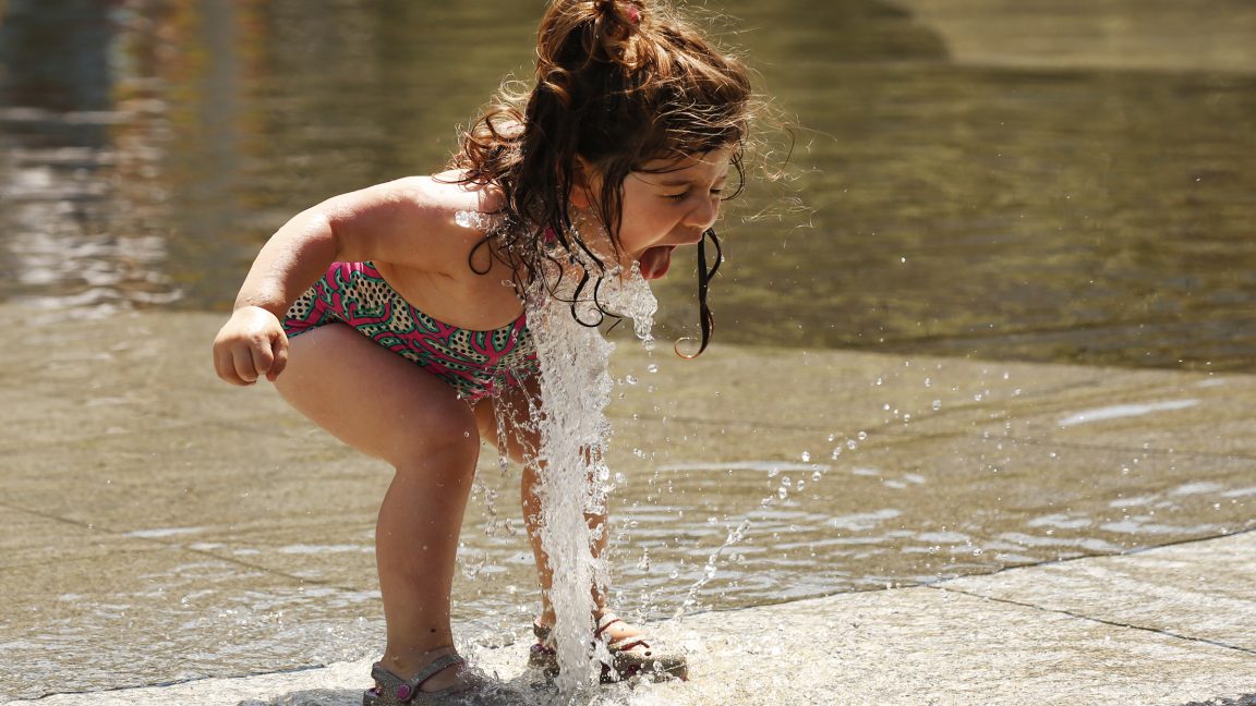 Splash pads really are fountains of fecal material; CDC reports 10K illnesses