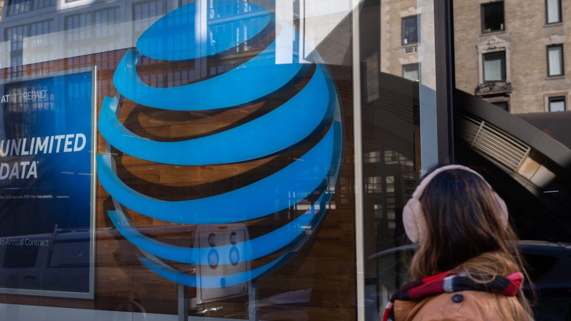  per megabyte: AT&T mistakenly charged customer ,223 for 3.1GB of data